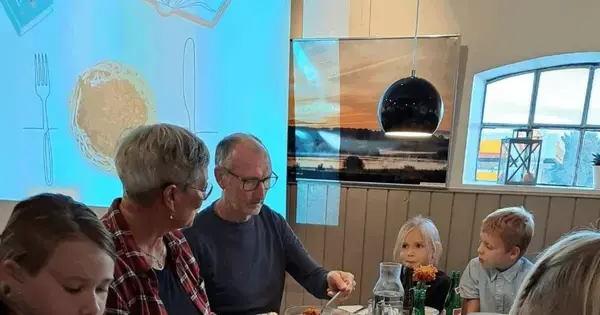 Bøger og Bolognese – højtlæsning og fællesspisning