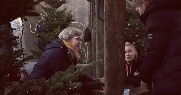 Julepyntedag - Giv en hånd