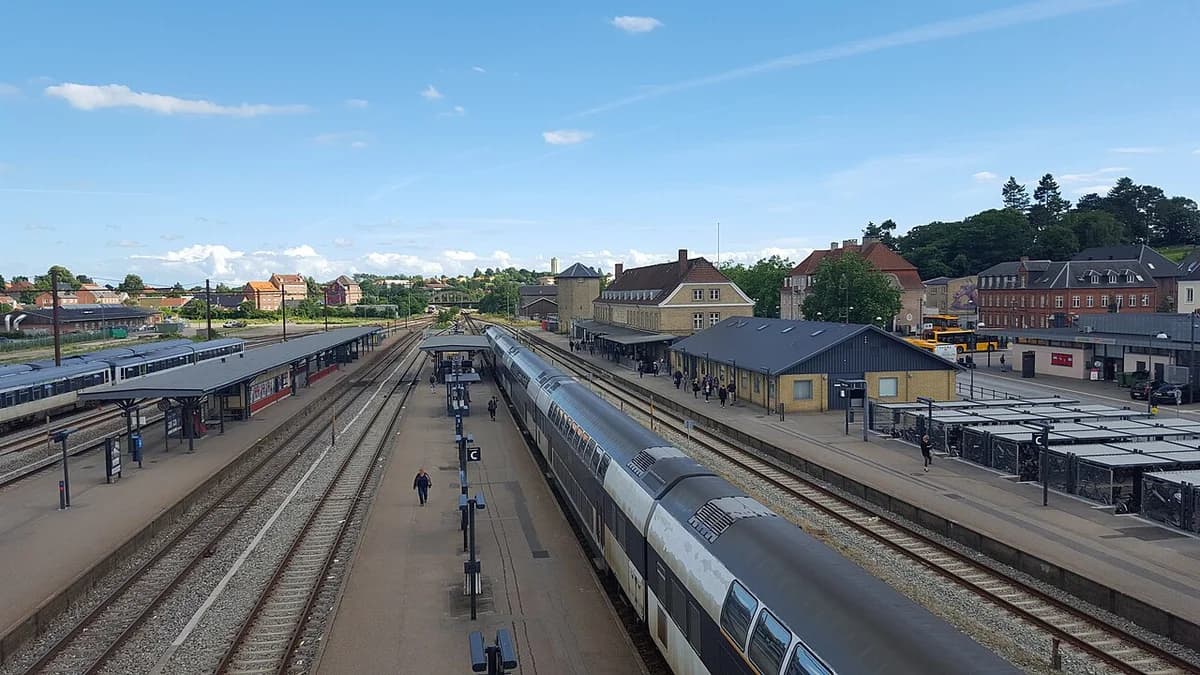 View of Næstved Station from a footbridge above the tracks.